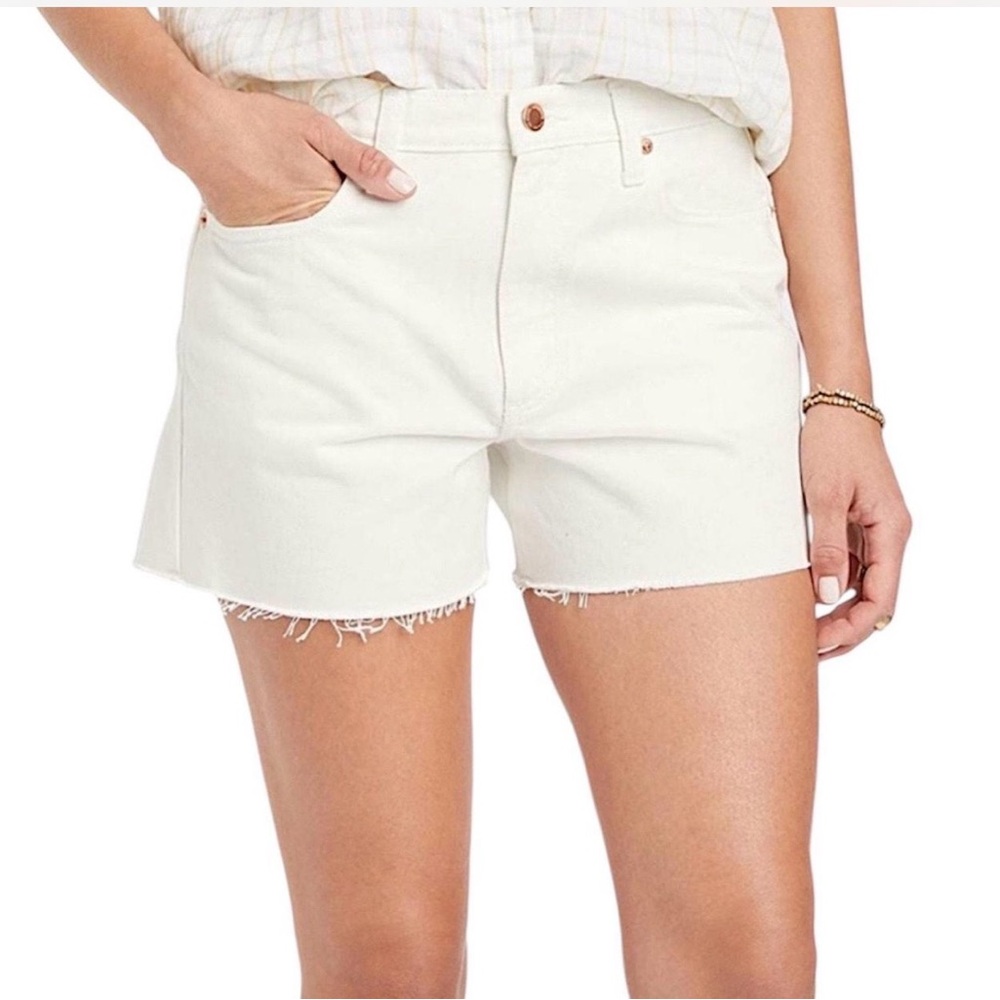 Universal Thread White Denim Boyfriend Shorts Frayed Hem Size 12